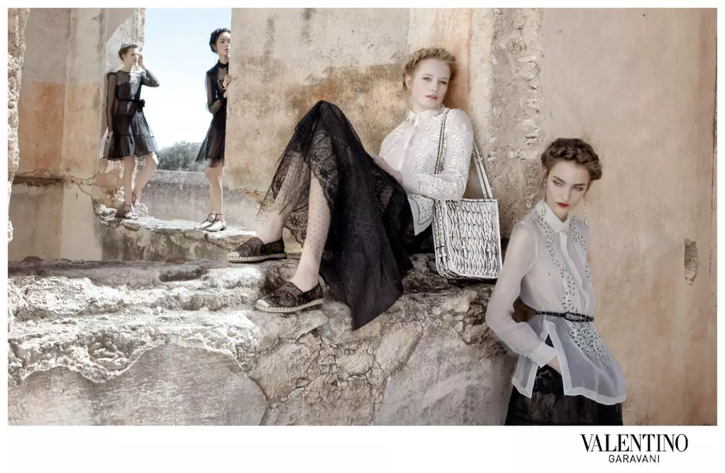 Bette Franke, Fei Fei Sun, Zuzanna Bijoch & Maud Welzen für die Valentino Spring 2012 Kampagne von Deborah Turbeville