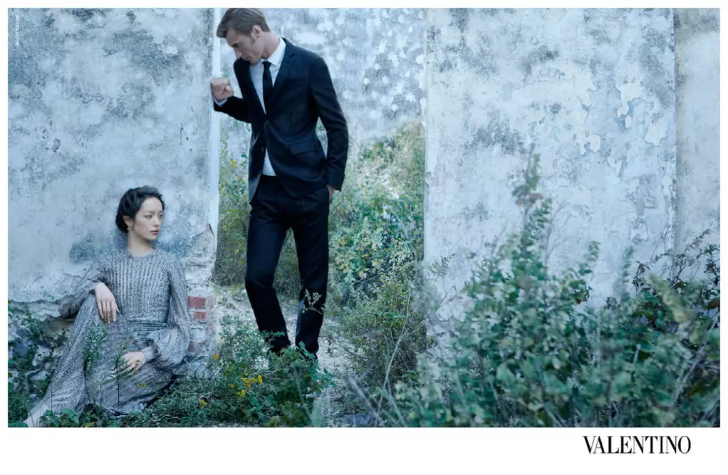 Deborah Turbeville විසින් Valentino Spring 2012 ව්‍යාපාරය සඳහා Bette Franke, Fei Fei Sun, Zuzanna Bijoch සහ Maud Welzen