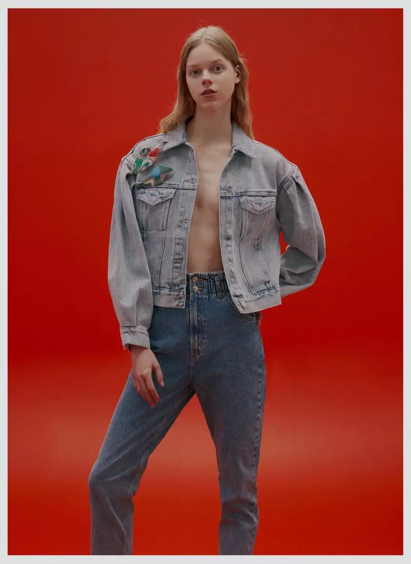 Wiktoria Pszczolkowska Poses am Denim Sicht no Marie Claire Tierkei