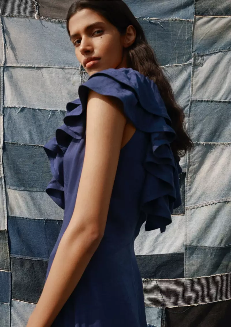 Pooja Mor သည် H&M Conscious Exclusive နွေဦး-နွေရာသီ 2020 လှုပ်ရှားမှုကို ရှေ့တန်းတင်သည်။