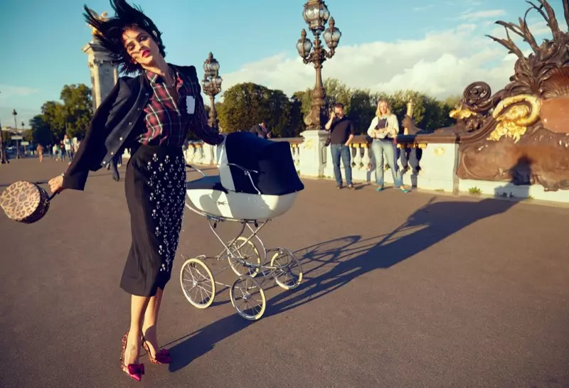 Celia Becker ke osele Paris bakeng sa Grazia Germany Spread