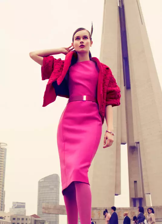 U-Jac Jagaciak Dons Ama-Vibrant Hues Wokukhishwa Kwango-August kwe-Vogue China ka-JMN