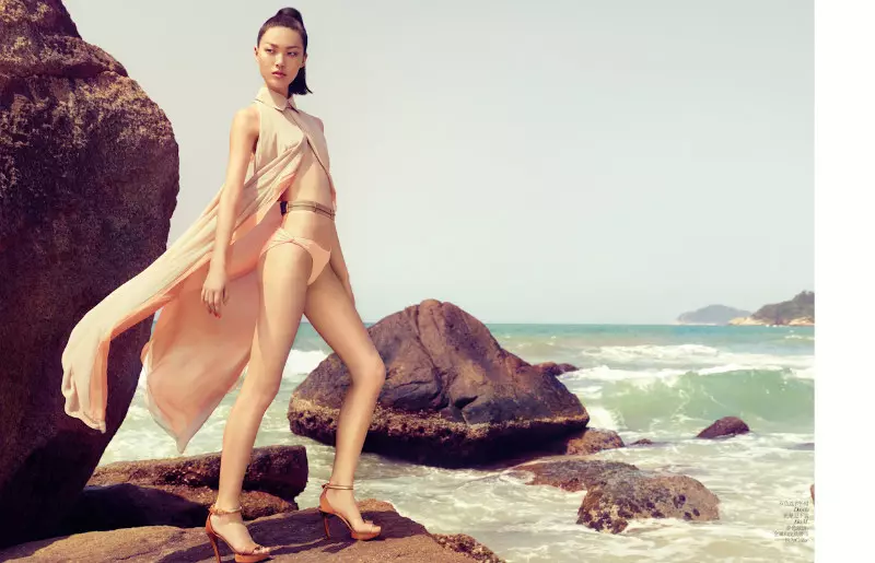 Tian Yi Exudes Haɓaka Lokacin bazara a cikin Vogue China, Lensed ta Stockton Johnson