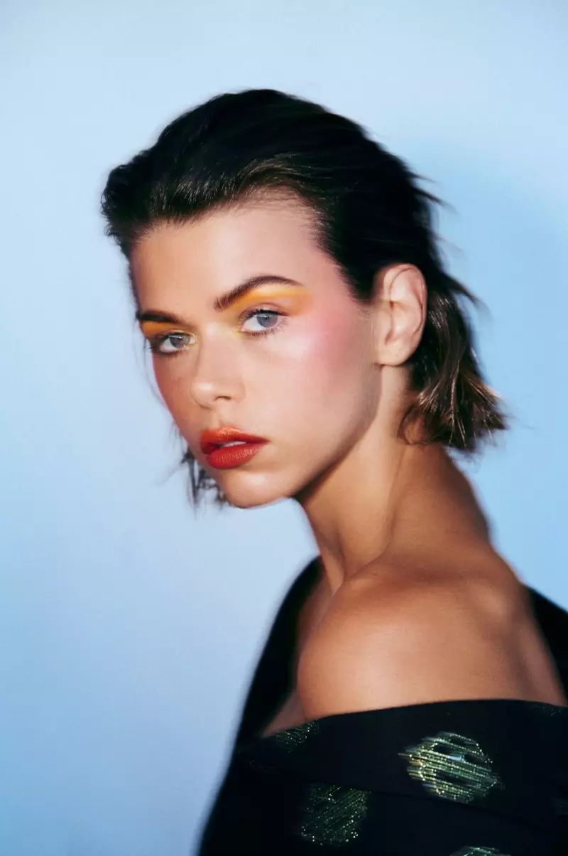 Georgia Fowler modellerar Bold Beauty för Numero Ryssland