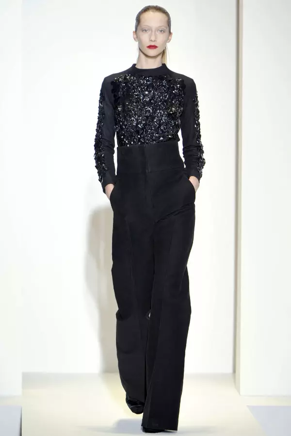 Nicole Farhi Fall 2011 | Izu Ejiji London