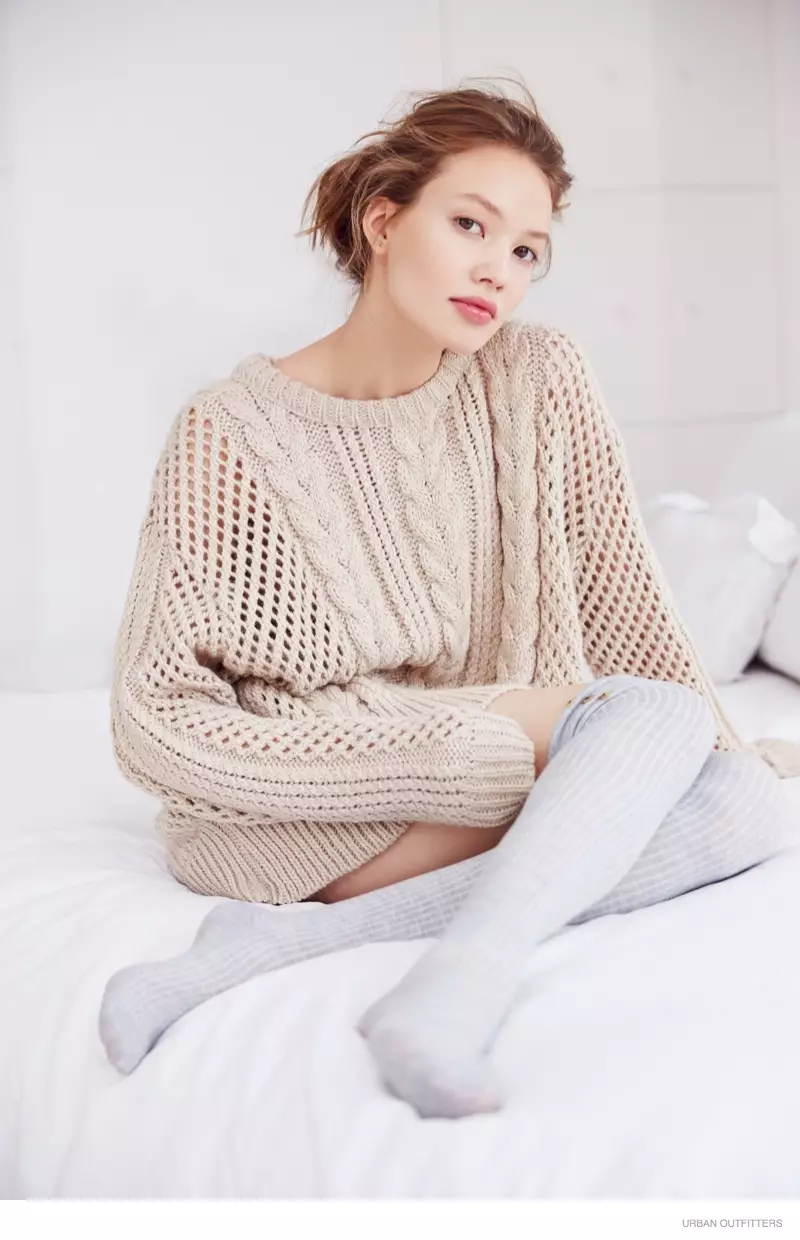 urban-outfitters-sweaters-photoshoot06