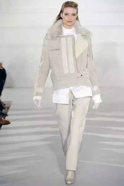 Aquascutum Caij nplooj zeeg 2012 | London Fashion Week