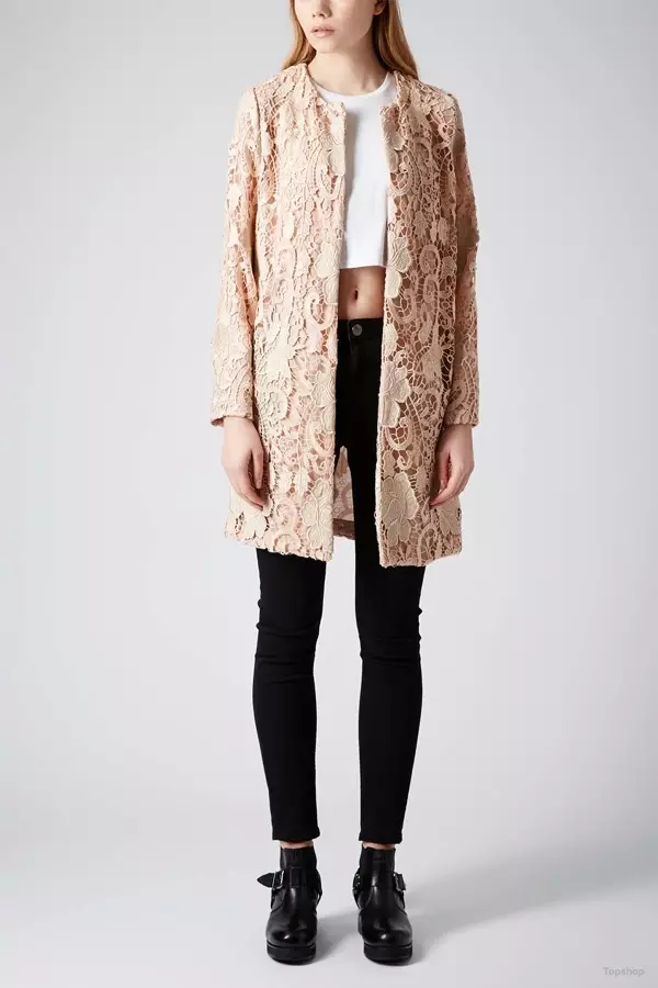 Lace Overlay Coat tilgjengelig på Topshop for $150,00