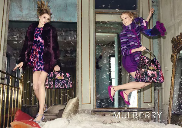 Kempen Mulberry Fall 2010 | Abbey Lee Kershaw & Hanne Gaby Odiele oleh Steven Meisel