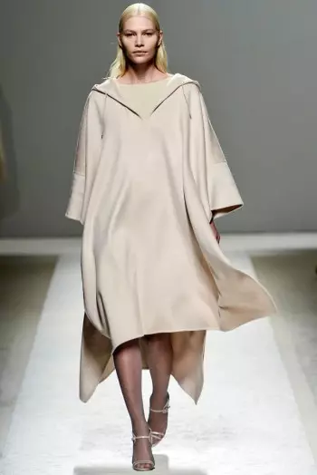 Max Mara Caij nplooj ntoos hlav 2014 | Milan Fashion Week