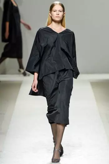 Max Mara mmiri 2014 | Izu Ejiji Milan