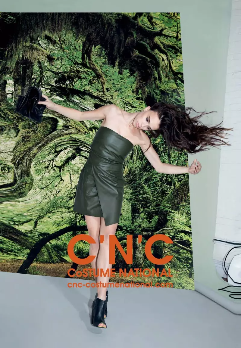 Tinapik ng C'N'C Costume National si Chelsea Tyler para sa Spring 2013 Campaign nito