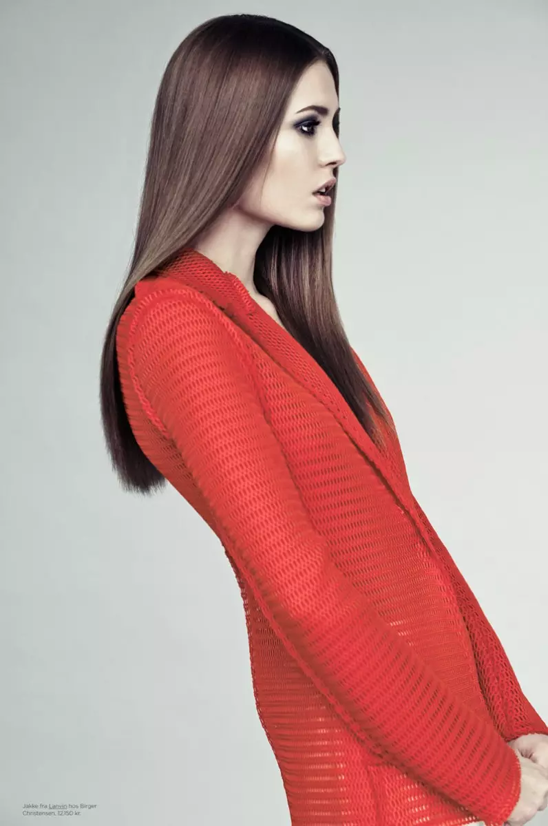Nadja Bender Models Minimal Style bakeng sa Eurowoman ka Honer Akrawi