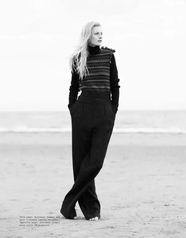 Julia Nobis por Metal Magazine #21 de Can Evgin