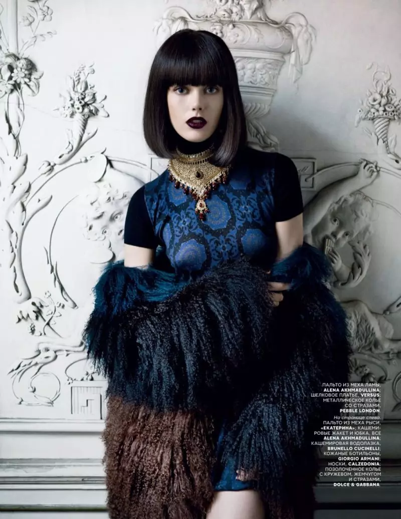 Frida Gustavsson Model Bulu Luxe untuk Vogue Russia Oktober 2012 oleh Patrick Demarchelier