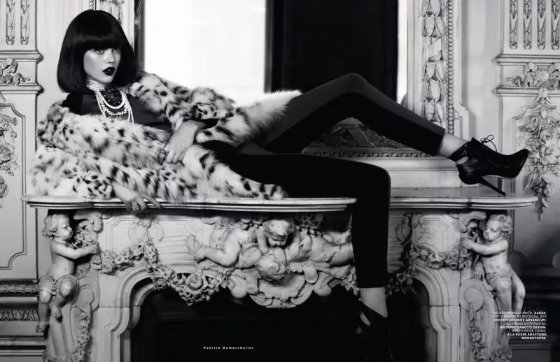 Frida Gustavsson Fa'ata'ita'iga Luxe Furs mo Vogue Rusia Oketopa 2012 saunia e Patrick Demarchelier