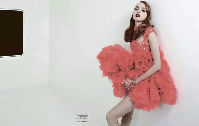 Lily Cole di Anthony Maule per Vogue Russia