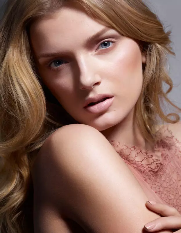 Lily Donaldson av Jem Mitchell för Vogue Japan augusti 2011