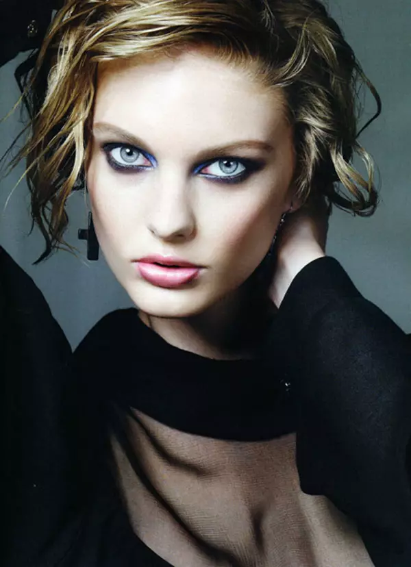 Patricia van der Vliet autorstwa Jema Mitchella dla Vogue Nippon sierpień 2010