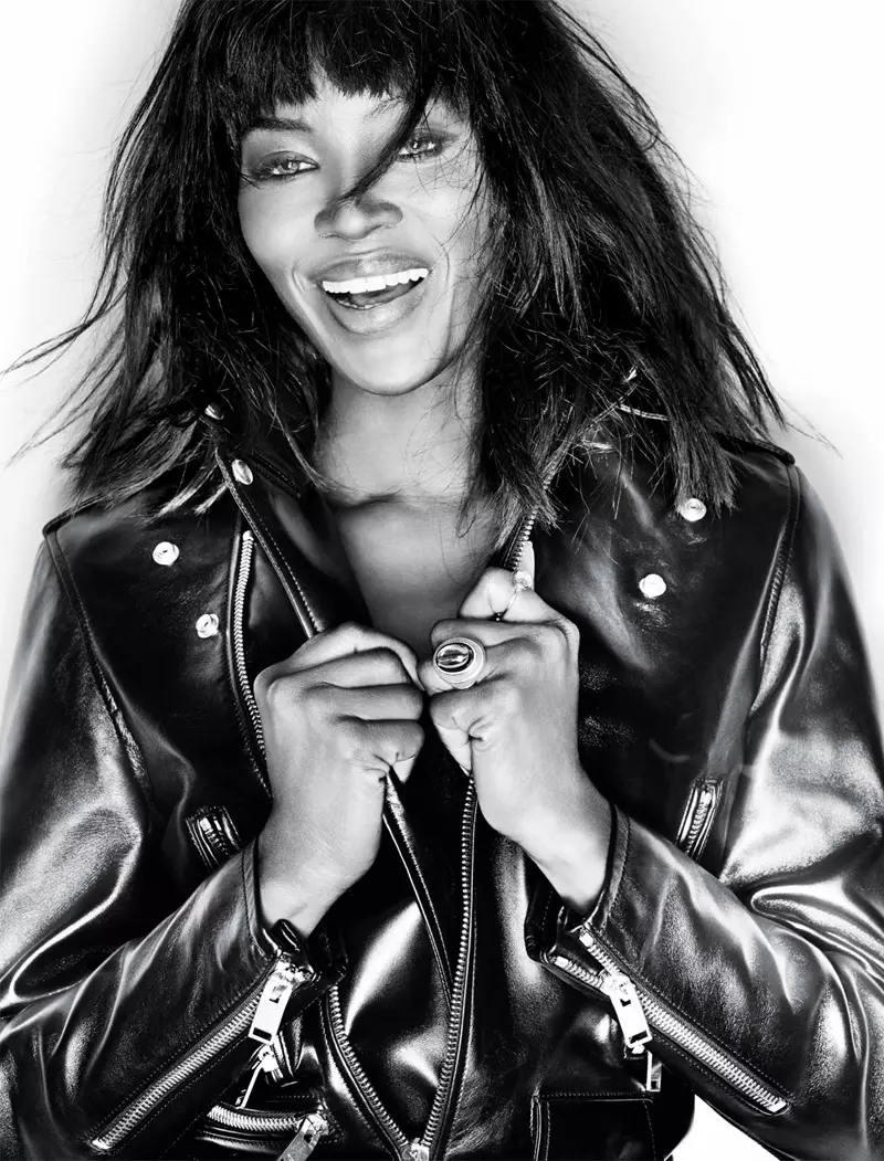 Naomi Campbell poserer for Gan i Harper's Bazaar Singapore januar 2014