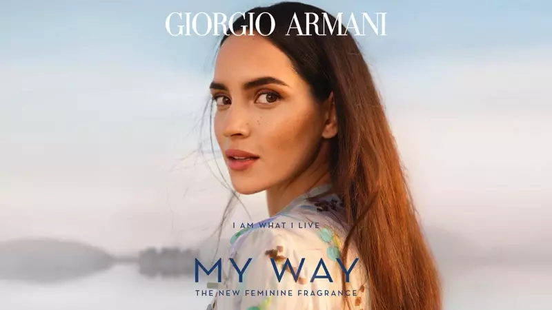 Iinkwenkwezi zika-Adria Arjona kwiphulo levumba likaGiorgio Armani My Way.