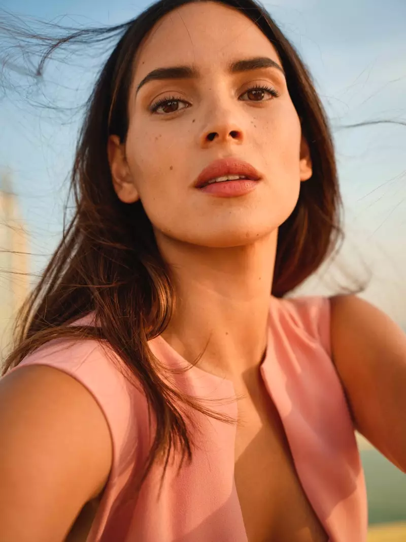 Hunter & Gatti photographient Adria Arjona pour la campagne de parfum Giorgio Armani My Way.