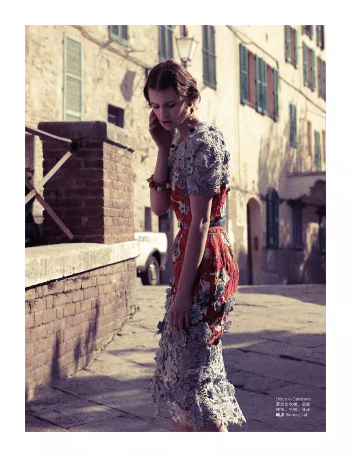 Bara Holotova by Wee Khim in Dolce & Gabbana in Nuyou Singapore 2012년 4월