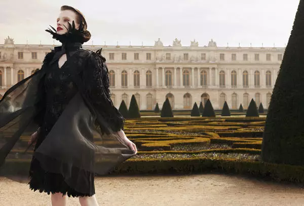 Anastasia Kuznetsova par Wee Khim en Chanel pour Nuyou avril 2011