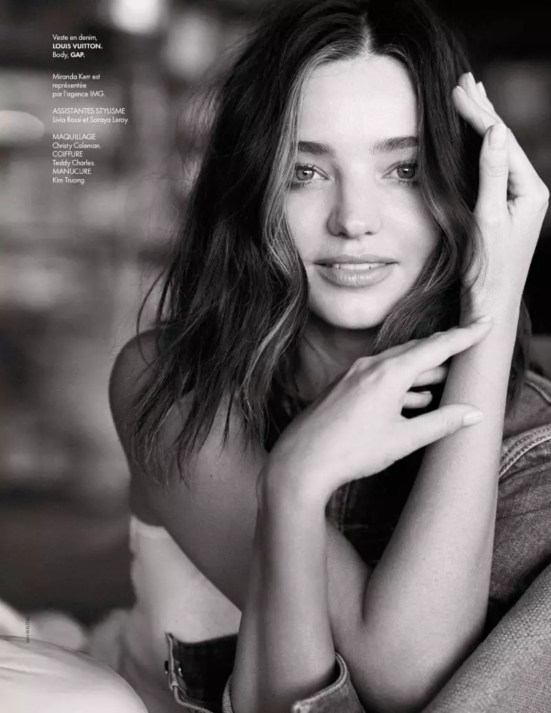 Miranda Kerr, ELLE France에서 요가 동작 선보여