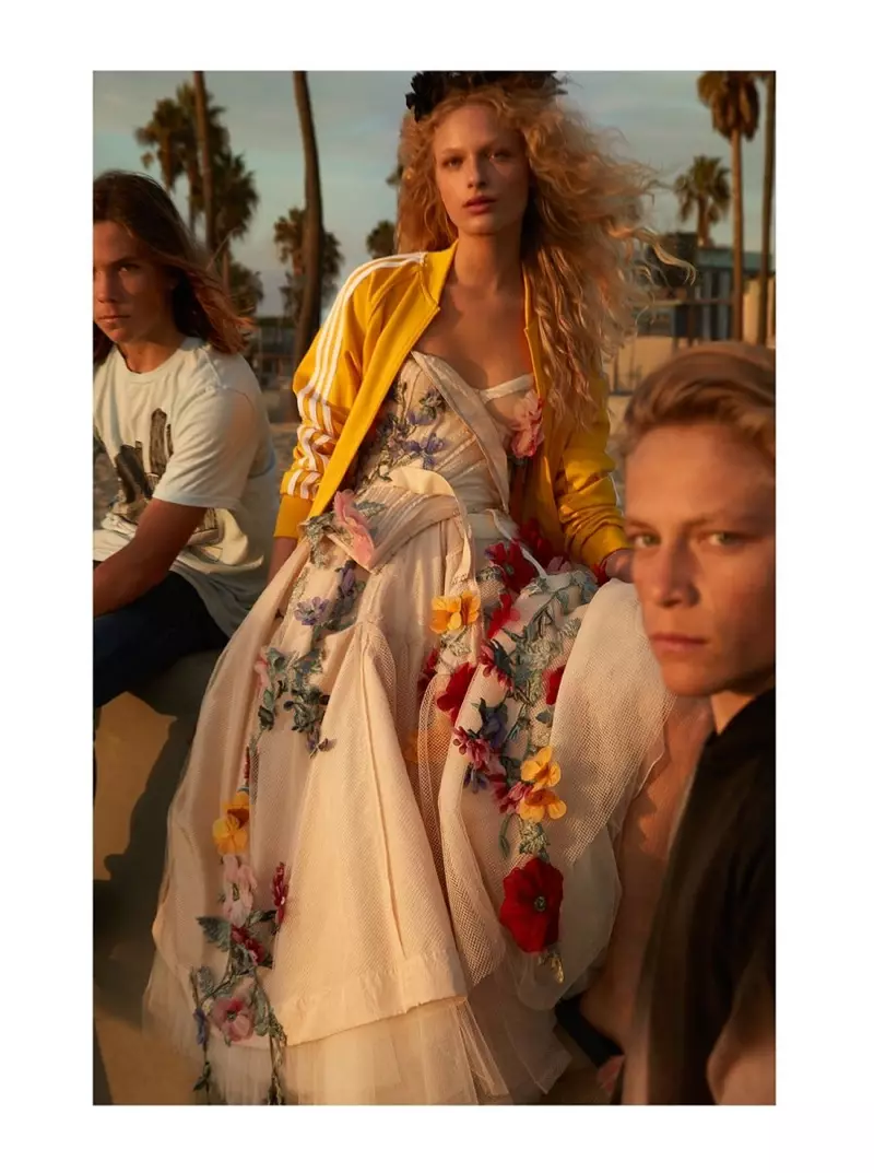 Frederikke Sofie ni Binti wa Ufukweni wa Vogue Japani