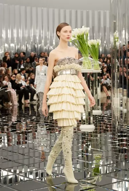 Chanel Haute Couture dipoles kanthi sampurna kanggo musim semi 2017