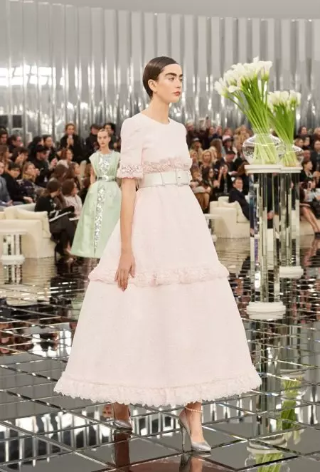 Chanel Haute Couture Ndi Yopukutidwa Bwino Kwambiri Mchaka cha 2017