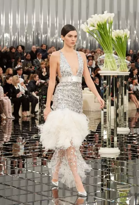 Chanel Haute Couture è perfettamente lucidata per la primavera 2017