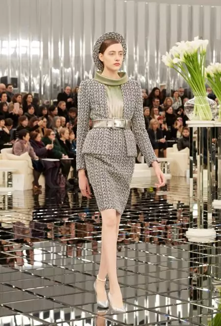 Chanel Haute Couture 2017-يىلى ئەتىيازدا مۇكەممەل سىلىقلانغان