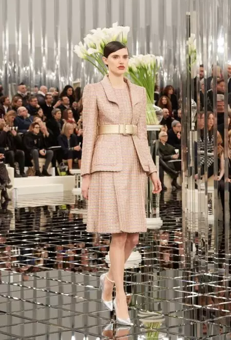 Chanel Haute Couture 2017 වසන්තය සඳහා පරිපූර්ණ ලෙස ඔප දමා ඇත