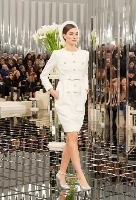 Chanel Haute Couture 2017 жылдың көктеміне тамаша жылтыратылған