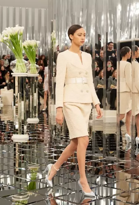 Perpektong Pinakintab ang Chanel Haute Couture para sa Spring 2017