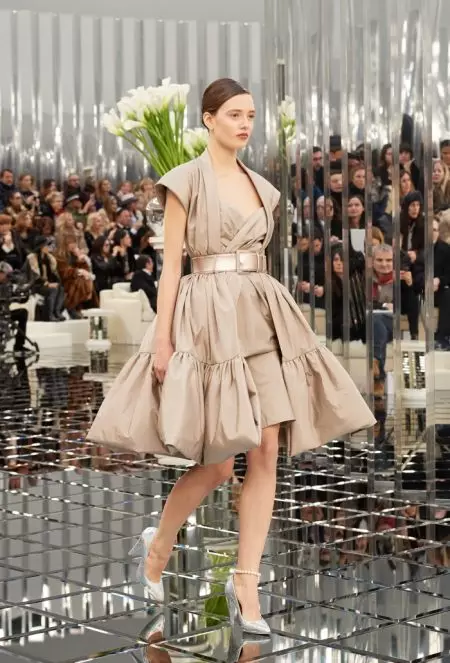 Chanel Haute Couture ir lieliski noslīpēta 2017. gada pavasarim