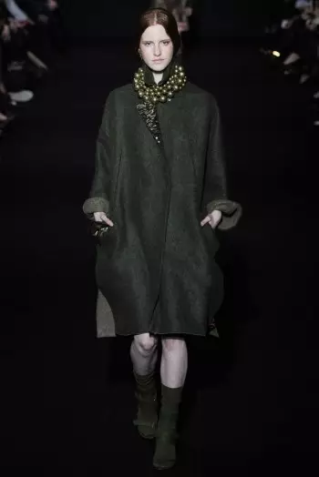 Alberta Ferretti Fall/Winter 2014 | Izu Ejiji Milan