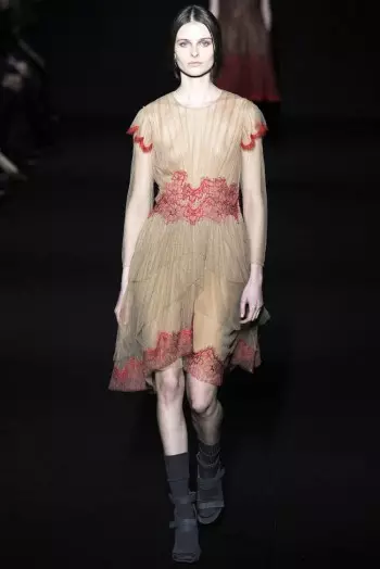 Alberta Ferretti Herbst/Winter 2014 | Mailänder Modewoche