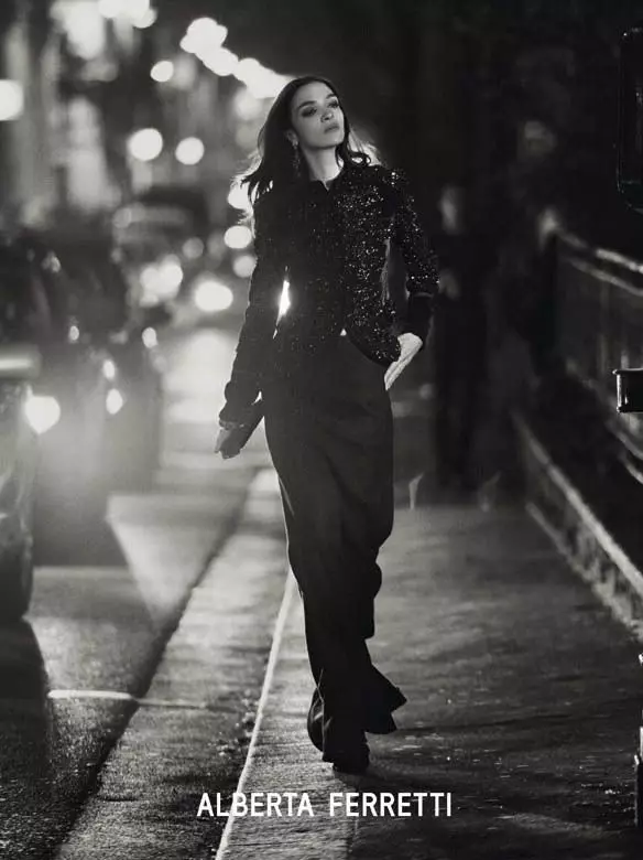 Mariacarla Boscono Enchants sa Alberta Ferretti Fall 2013 Campaign