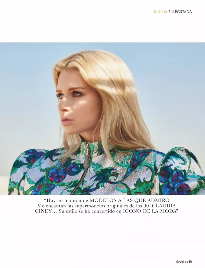 Lottie Moss Nganggo Louis Vuitton Katon ing Hola! busana