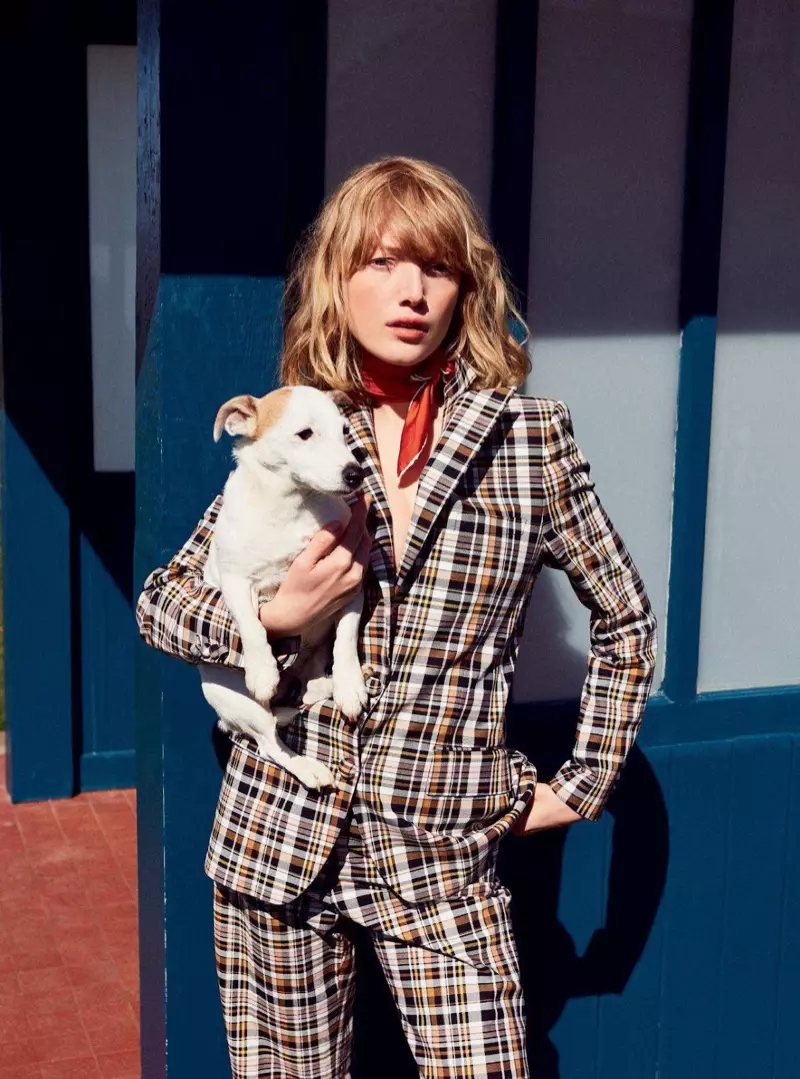 Lou Schoof viste modas de escapada para Harper's Bazaar UK