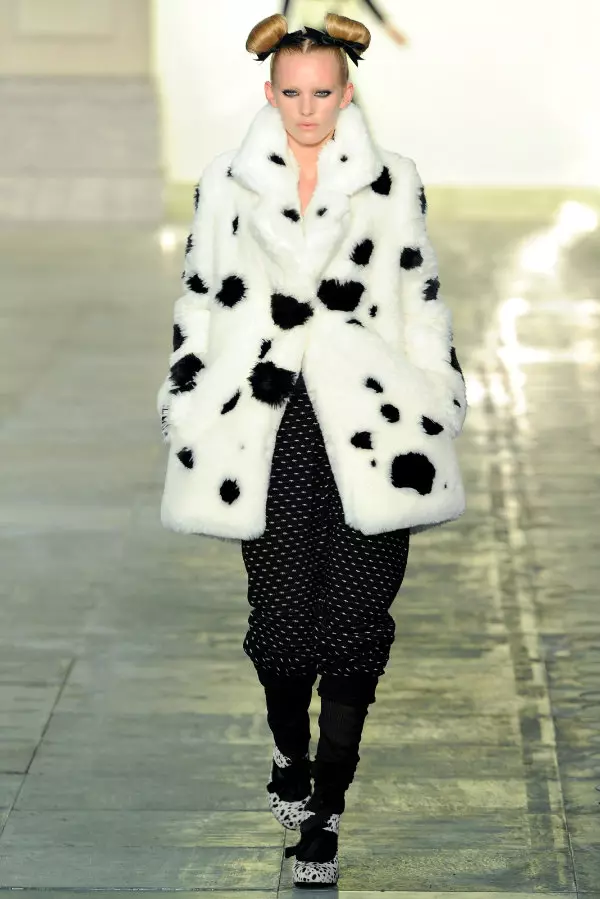 Topshop Unique Fall 2011 | ලන්ඩන් විලාසිතා සතිය