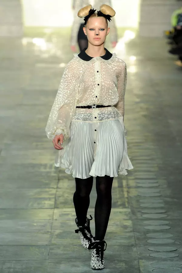 Topshop Unique Fall 2011 | ලන්ඩන් විලාසිතා සතිය