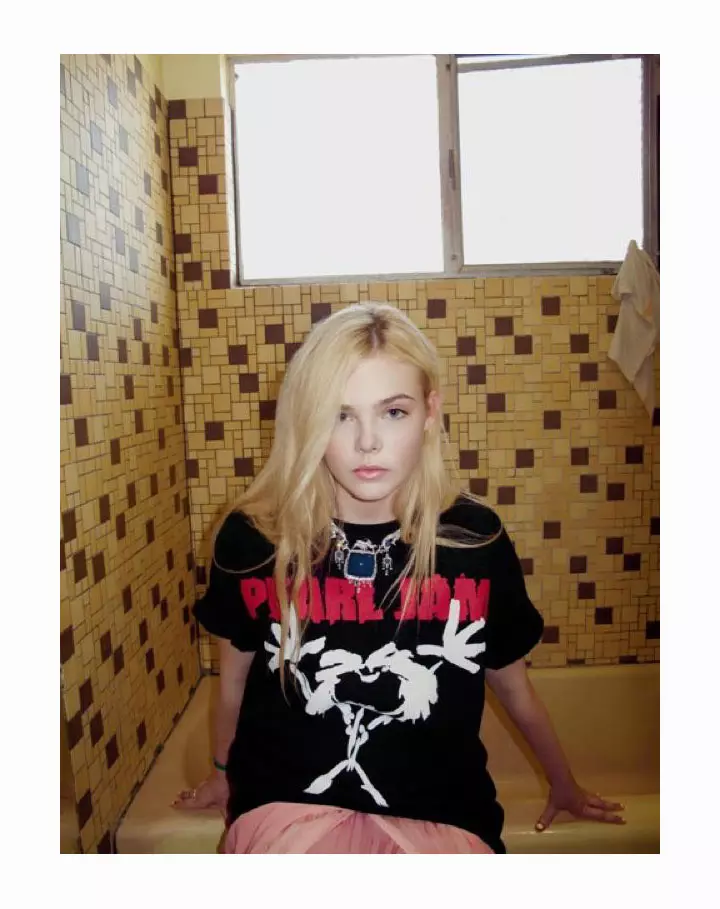 Η Elle Fanning στο Rodarte του Bill Owens για το A Magazine