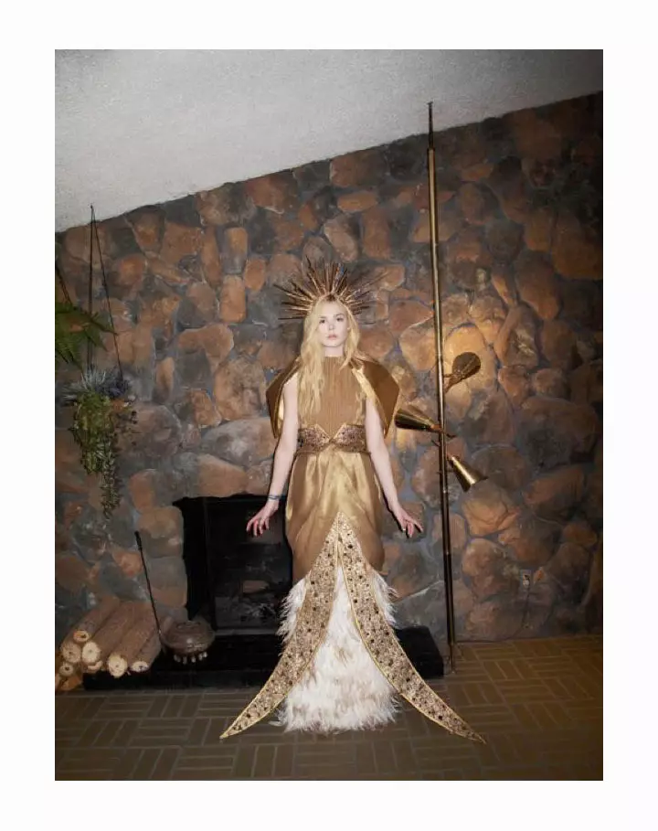 Elle Fanning אין Rodarte פון Bill Owens פֿאַר אַ זשורנאַל