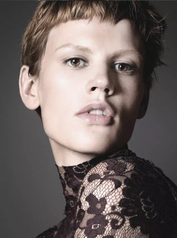 Saskia de Brauw สำหรับแคมเปญ Zara Fall 2011 โดย David Sims