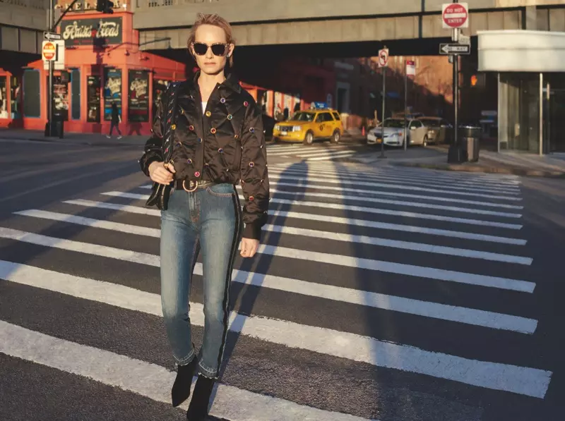 Pozand in New York City, Amber Valletta apare in campania Escada toamna-iarna 2018