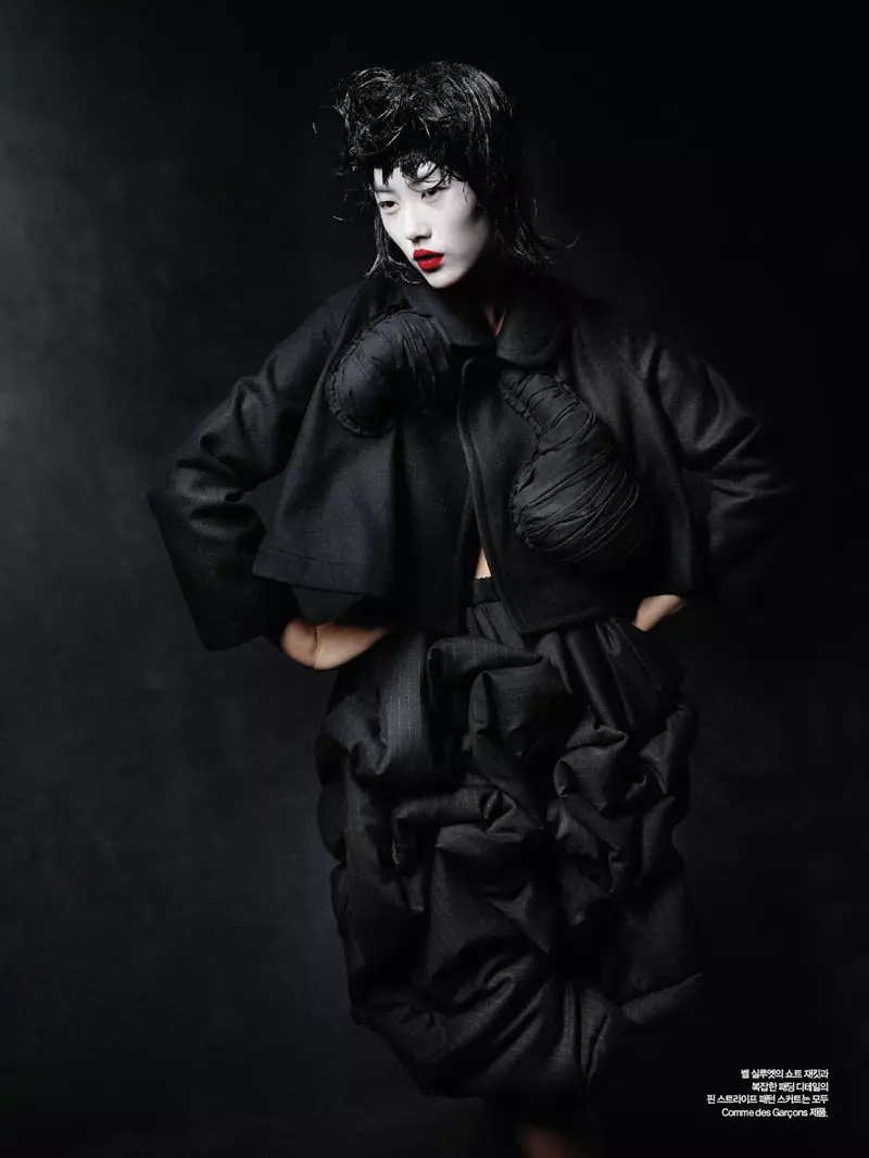 Jelena Yemchuk Liu Wen filme „Comme des Garçons“ | Harper's Bazaar Korea 2010 m. spalio mėn